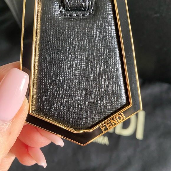 New Fendi 2Jours - Picture 5 of 9
